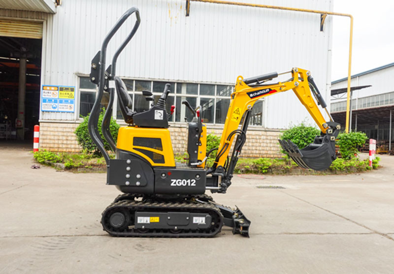 ZG012 1 Ton Mini Excavator Machine Pilot Type For Dig Trenches / Foundations