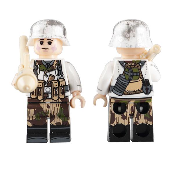 WW2 military weapon panzerfaus rocket soldier action winter German mini figure