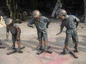 Quality garden bronze children playing statue wholesale
