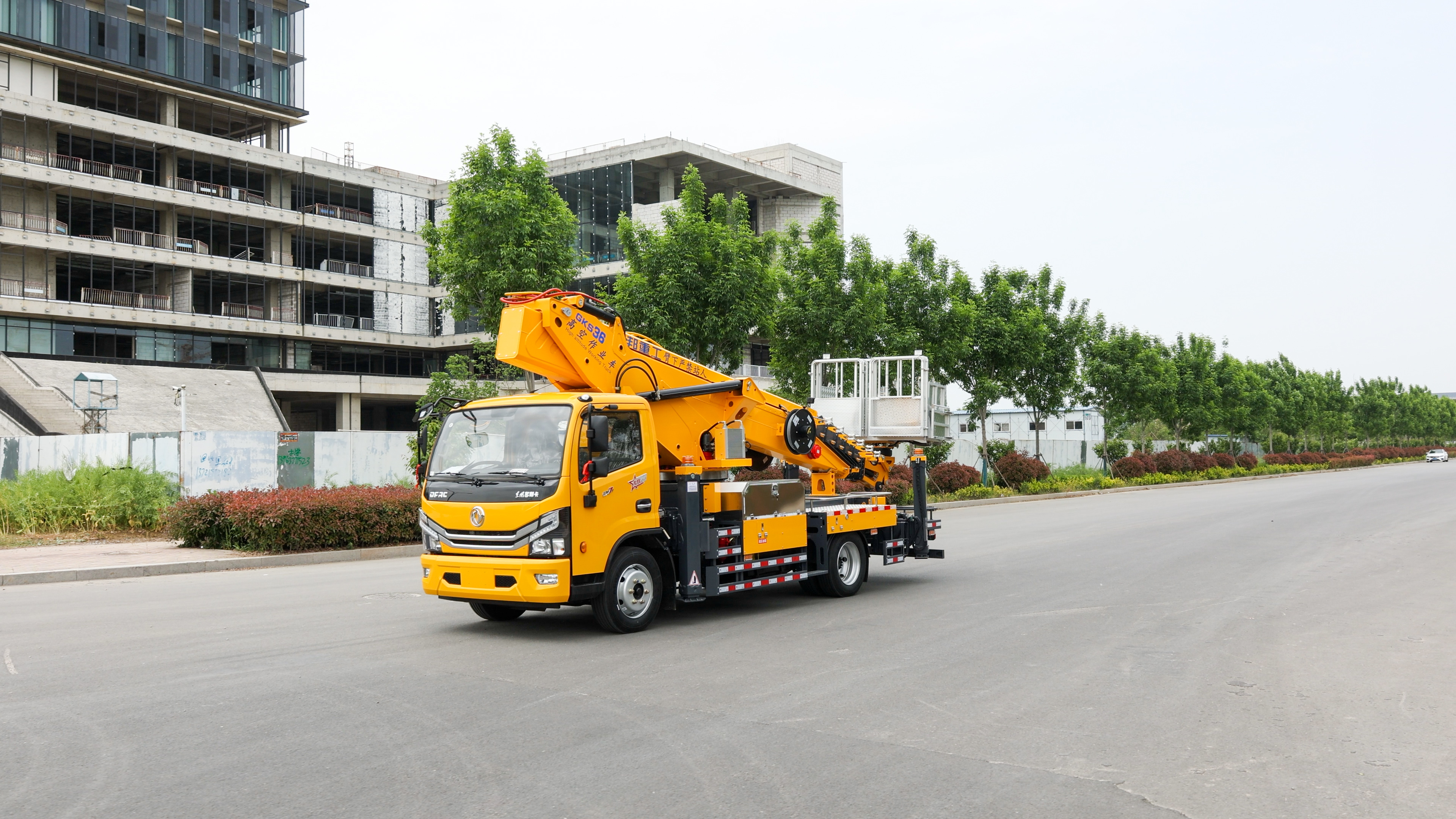 Hot Selling telescopic boom Lift 36m Aerial Working Platform Truck
