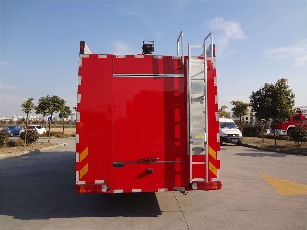 6x4 Foam Fire Truck With 16000kg Water Foam Tender For Fire Brigades