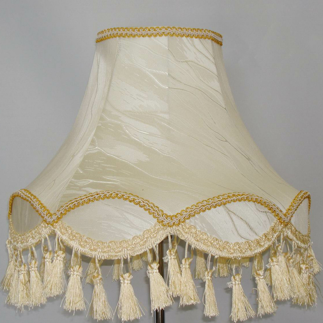 Liberal Purl Victoria Lamp Shade Creme Scallop Bell Lamp Shade