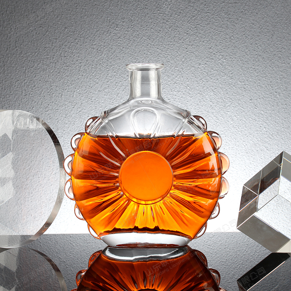 700ml Glass Vodka Bottle with Clear Round Shape and Glass Collar Material