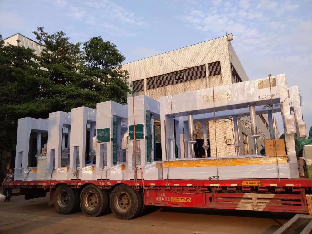 Hydraulic Cylinder 50T Cold Press Machine For Aluminum Board Wooden Door 1300mm