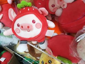 Quality Plush toys stuffed strawberries pig Christmas holiday gifts cute cartoon animal toys wholesale