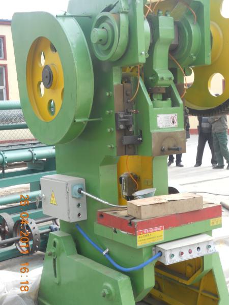 Cheap 380V 3KW Razor Barbed Wire Machine 1100mm×1000mm×2000mm for sale
