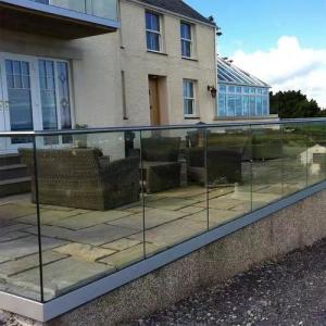 Quality Safety Residential Glass Railing Outdoor Space Saving Easy Install wholesale
