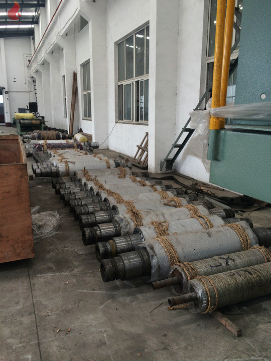 1000 kg/H Alloy Chilled Cast Iron Roll Five Roll Casting Calender For Pvc Calendering Process