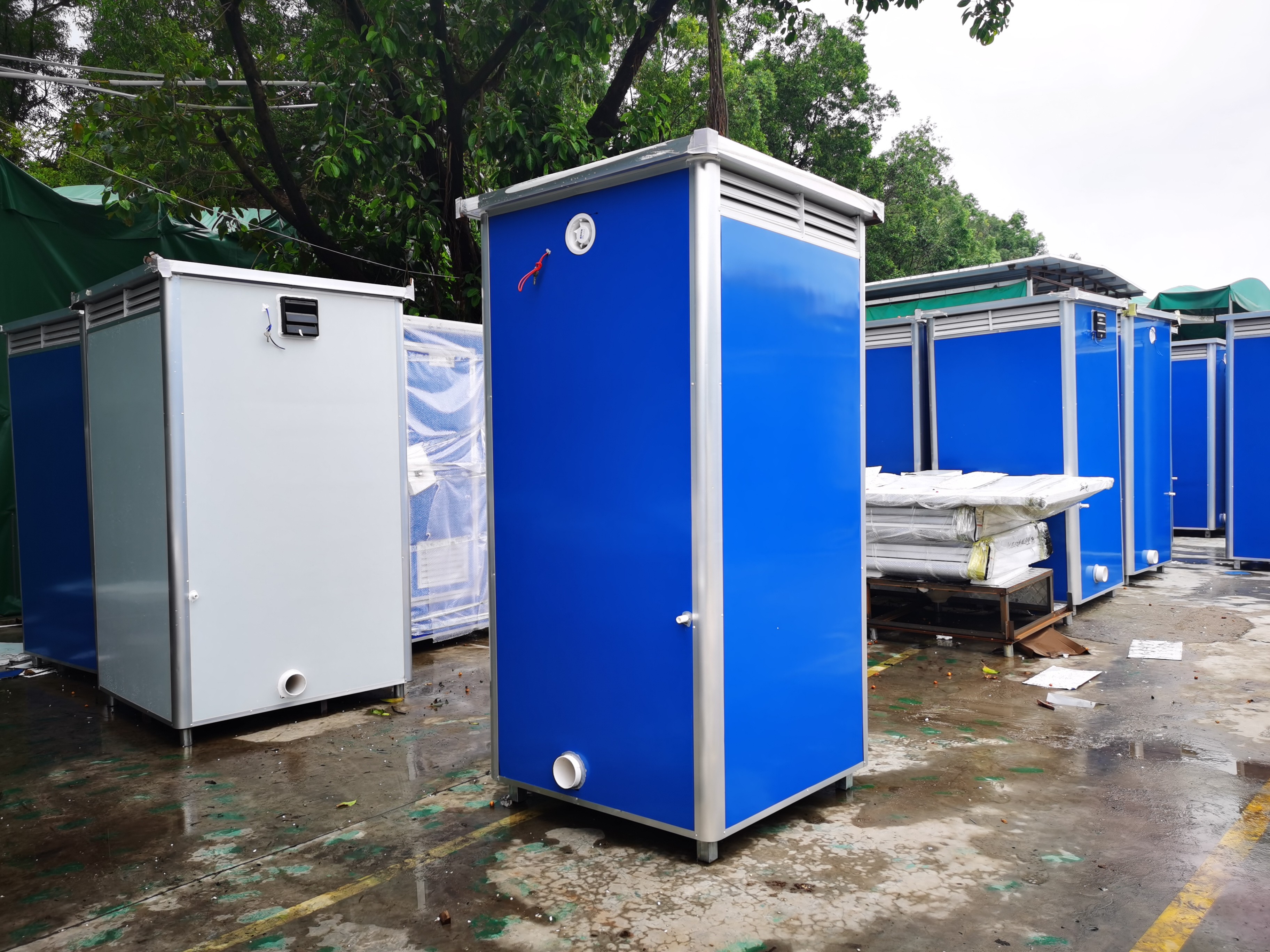 Customized Mobile Steel Portable Toilet Prefabricated WC Sitting For Camping
