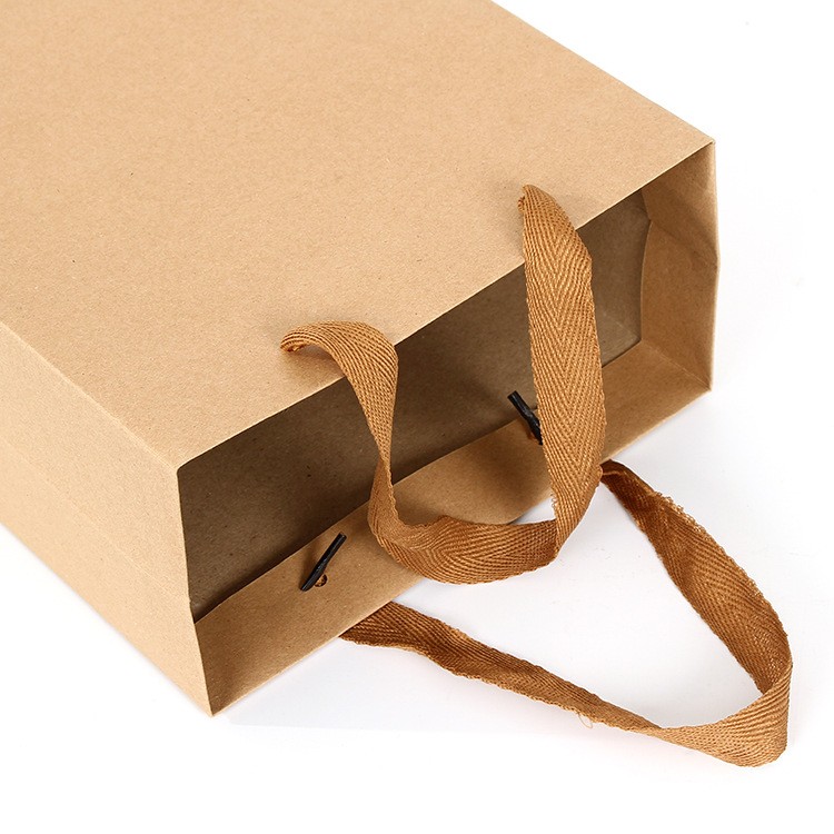 Antiwear Moistureproof Kraft Paper Gift Bags With Handles Multipurpose