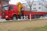 Red Sinotruk Howo Crane Truck / XCMG Crane 6.3T 8T 10T 12T Heavy Cargo Truck