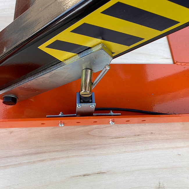 CE Custom Lift Tables Hydraulic Electric Multi Scissors Lift Tables With Rotating Tops 1200mm 1000kg