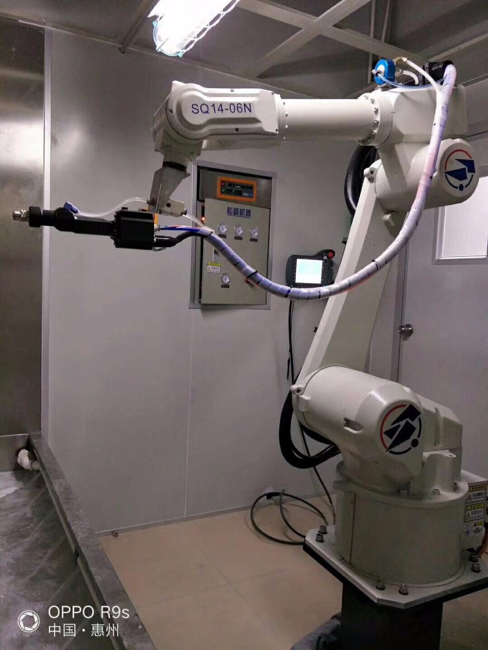 ODM Six Axis Robot Painting Machine For Laptop Cover