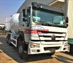 6x4 Concrete Transport Truck HW76 With A / C Cabin 10m3 Drum Volume