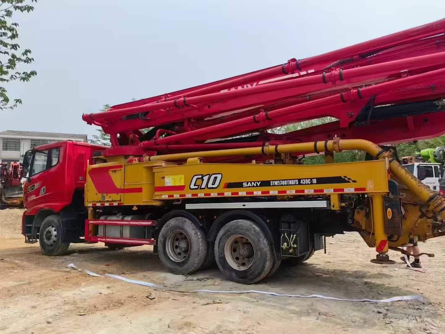 2022 Used Sany Heavy Industry 43m Short Boom Concrete Pump Truck for Flexible Construction Site Access