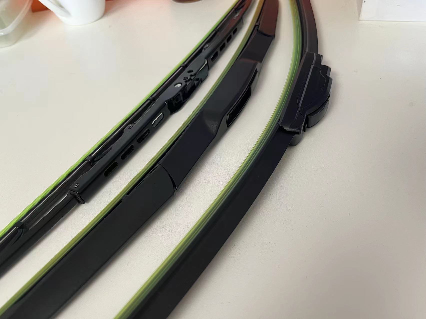 ABS Plastic Adaptor Universal Windshield Wiper for Cold and Warm Weather Reliability