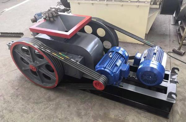 Cheap Roller Crusher Sand Making Machine Machine For Clay Limestone for sale