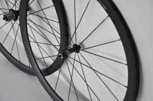 Quality Super light strong Carbon China 700C 38mm wheels clincher with 100% hand bulit road bike wholesale