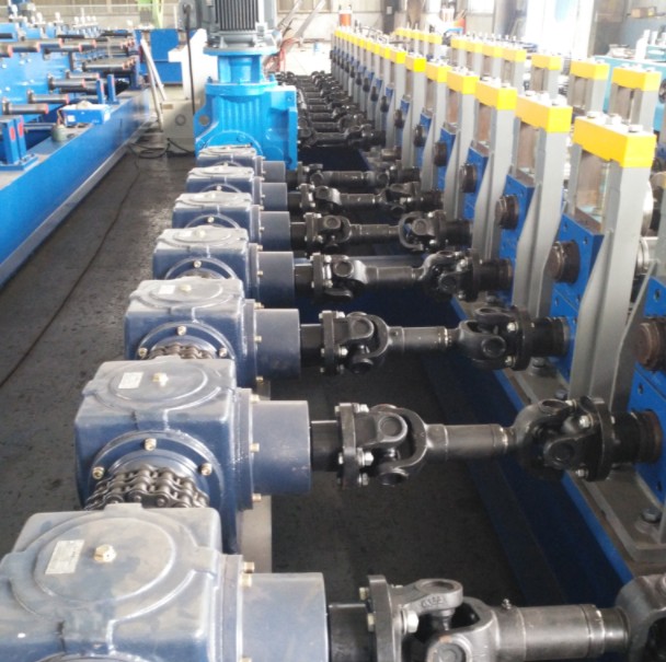 CE Metal Sheet Forming Machine 15m/min For Supermarket Storage Shelf
