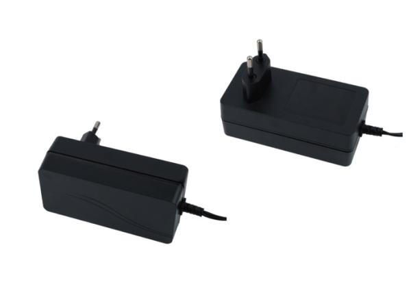 huoniu Universal Power Adapter Desktop CE FCC RoHS Certified Trim Laptop Power