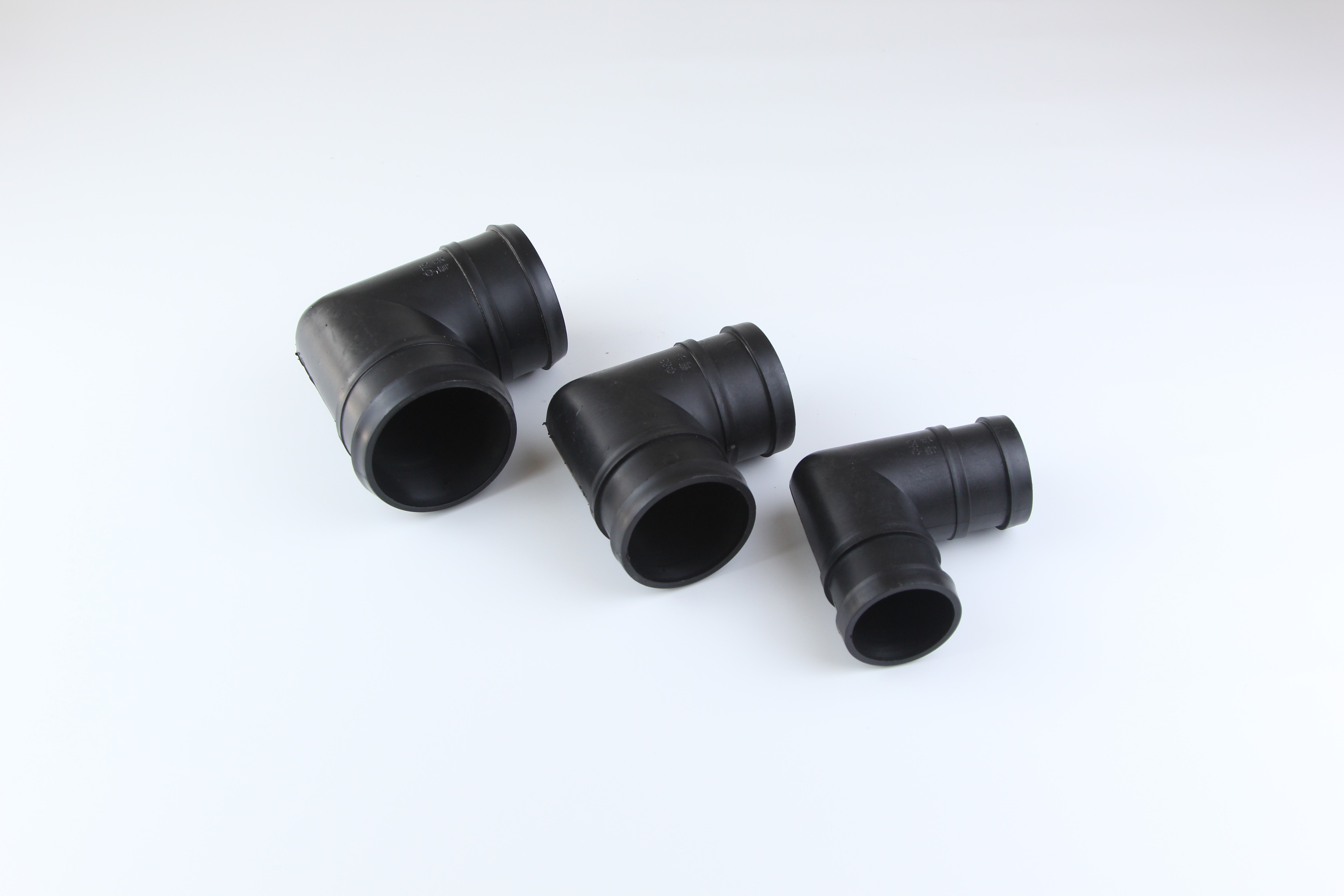 Polyethylene PE Pipe Elbow Connection Type Plastic Pipe Elbow In Grain Fields