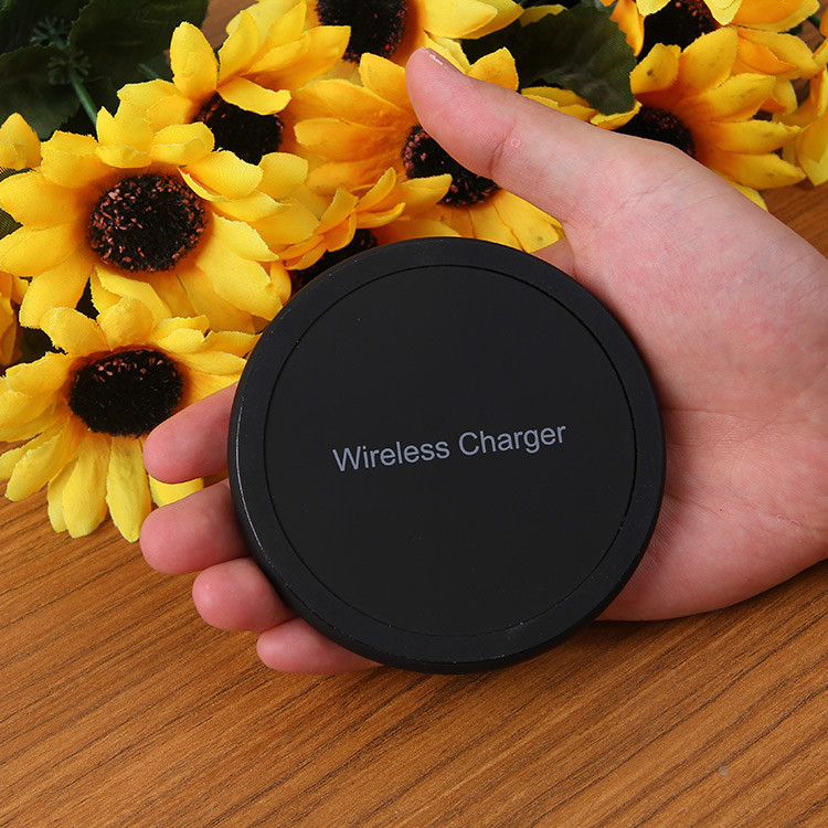 Pad Type Micro USB QI Standard 10w Fast Wireless Charger