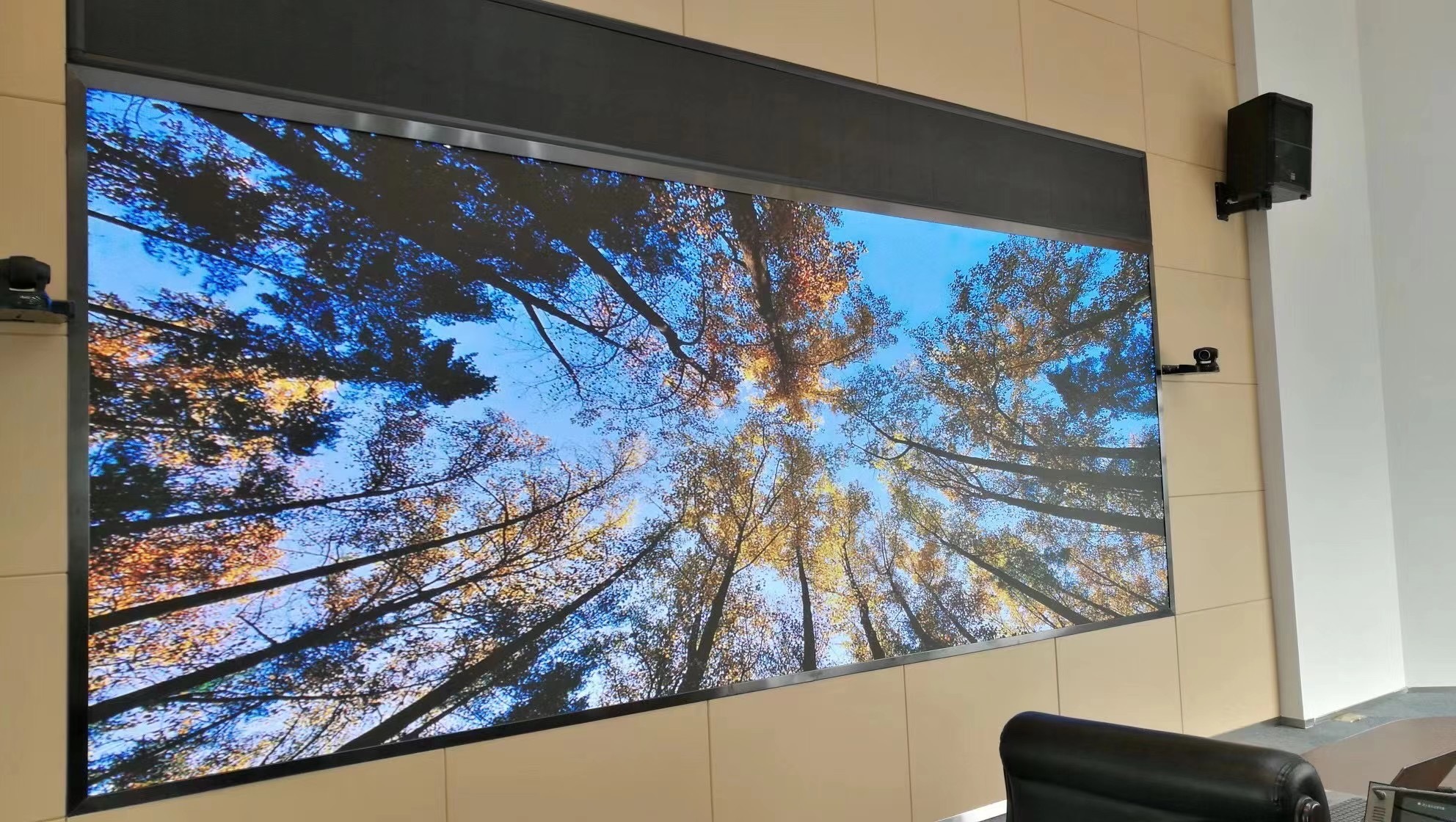 LX P2.5 P2 P3 P1.9 Commercial Advertising Indoor Led Wall Displays For Concert 3840Hz