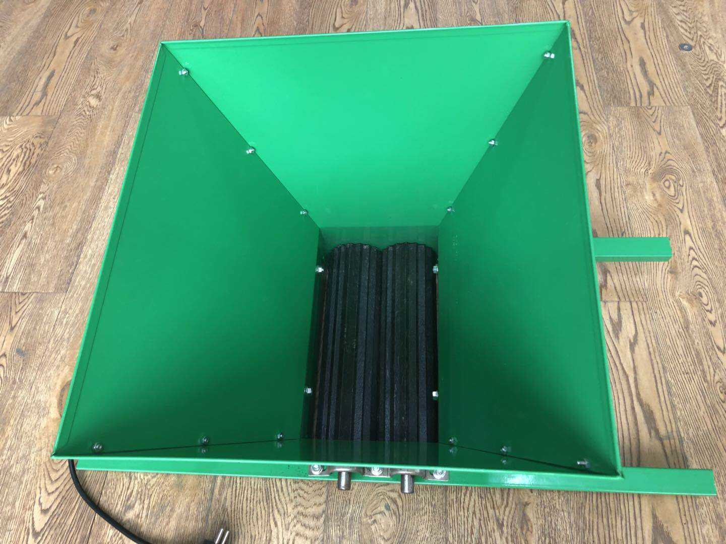 CE certificate manual or electric grape crusher/grape skin peel mchinery