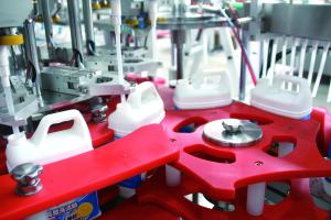 Quality Huituo automatic bottle filling capping machine for cleanser essence, liquid dishwashing detergent wholesale