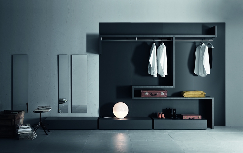 Modern Wooden Bedroom Walk in Wardrobe with Custom Design and Mail Packing