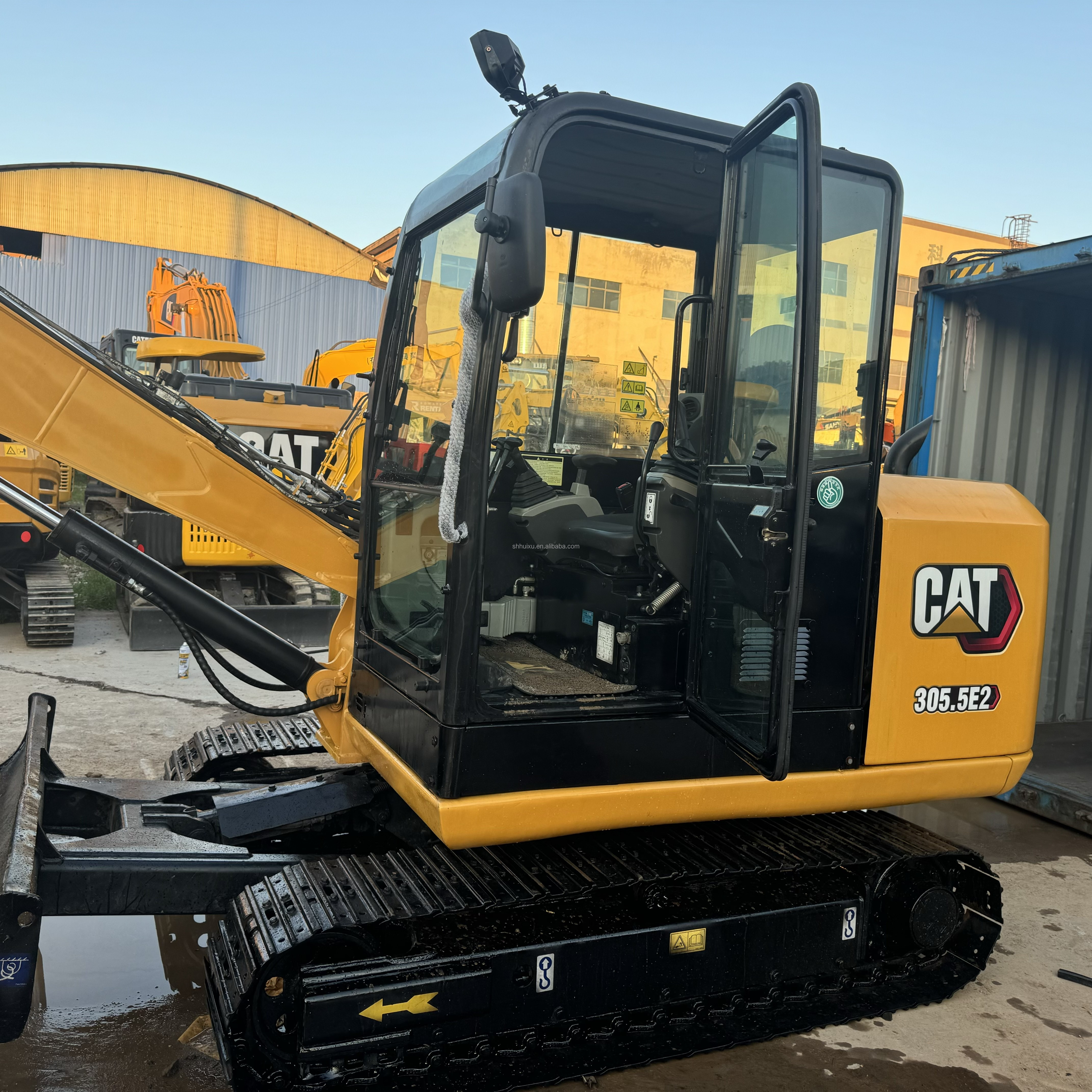 5 TON USED EXCAVATOR CAT305.5E WITH CHEAP PRICE FORSALE IN CHINA SHANGHAI