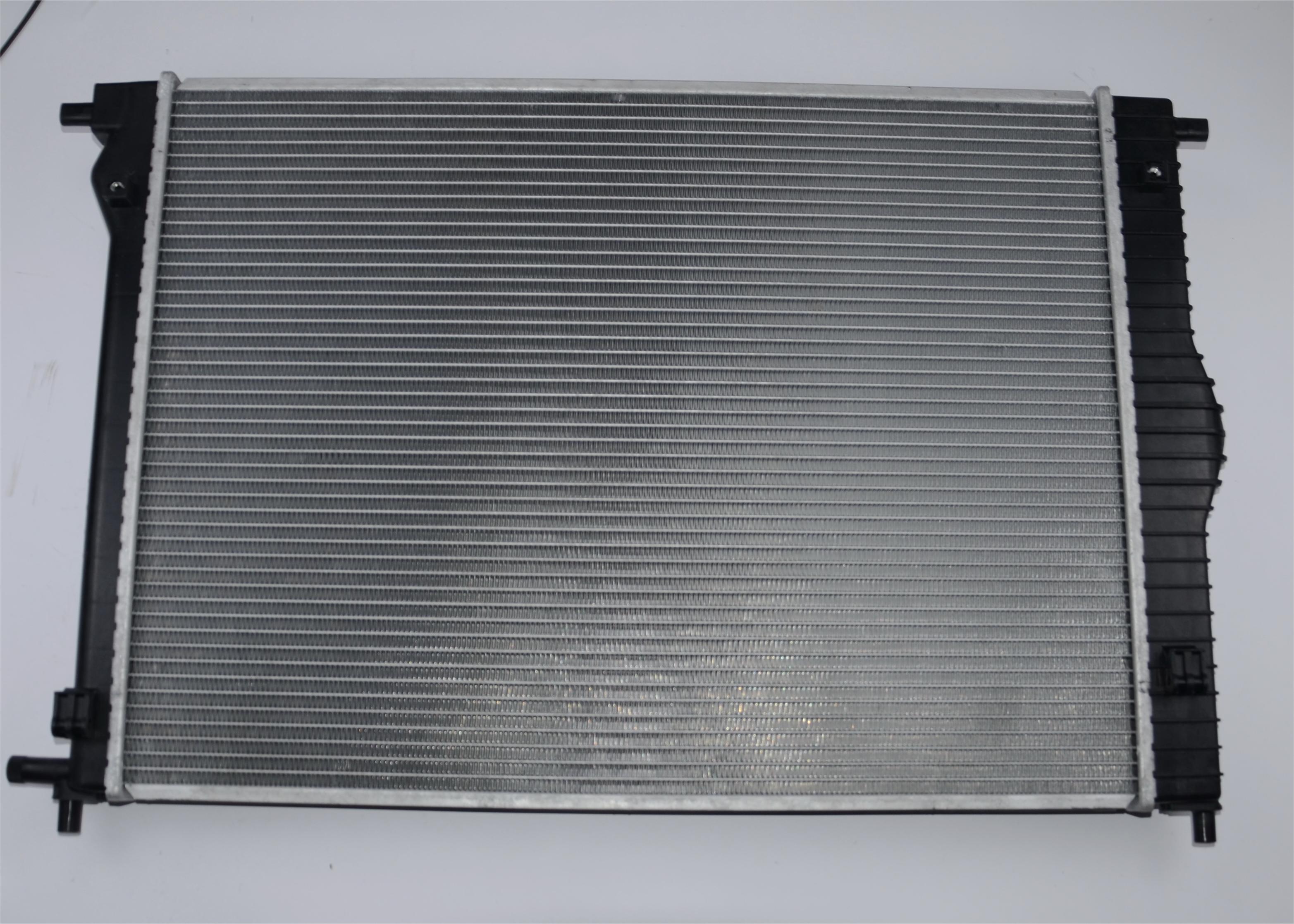 Replace/Repair Purpose Aluminum Radiator Water Tank for Buick GL8s Automatic 9040272