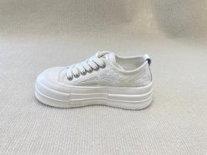 Quality OEM ODM White Leather Casual Sneakers Lace Up 35-40 China Size wholesale
