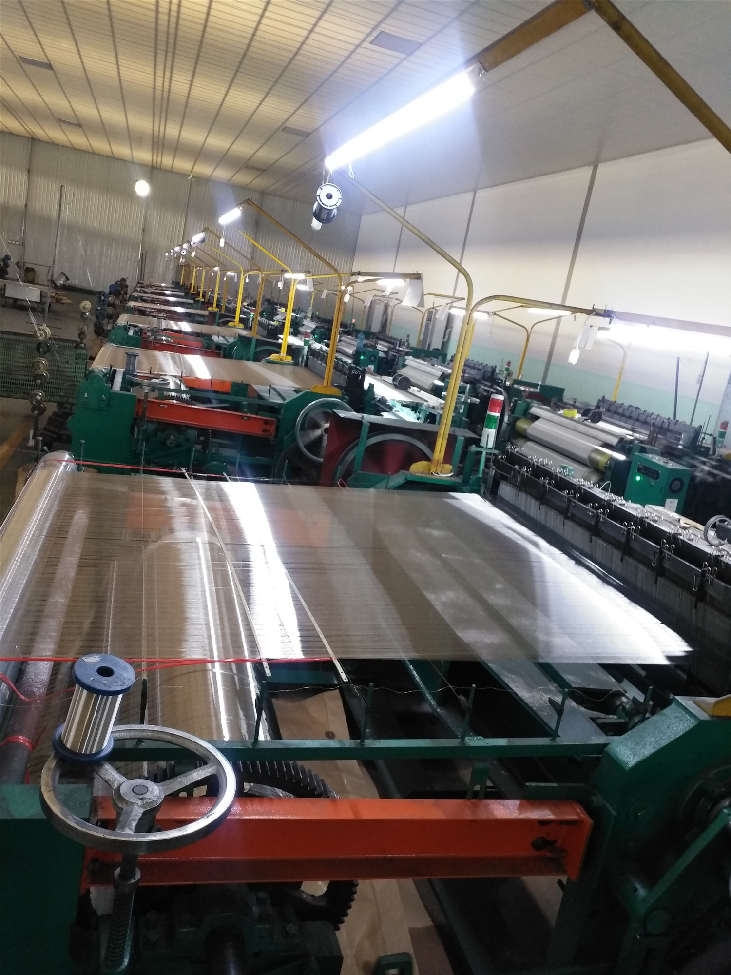 Full automatic 20mesh-80mesh (0.45mm-0.12mm) metal wire mesh weaving machine