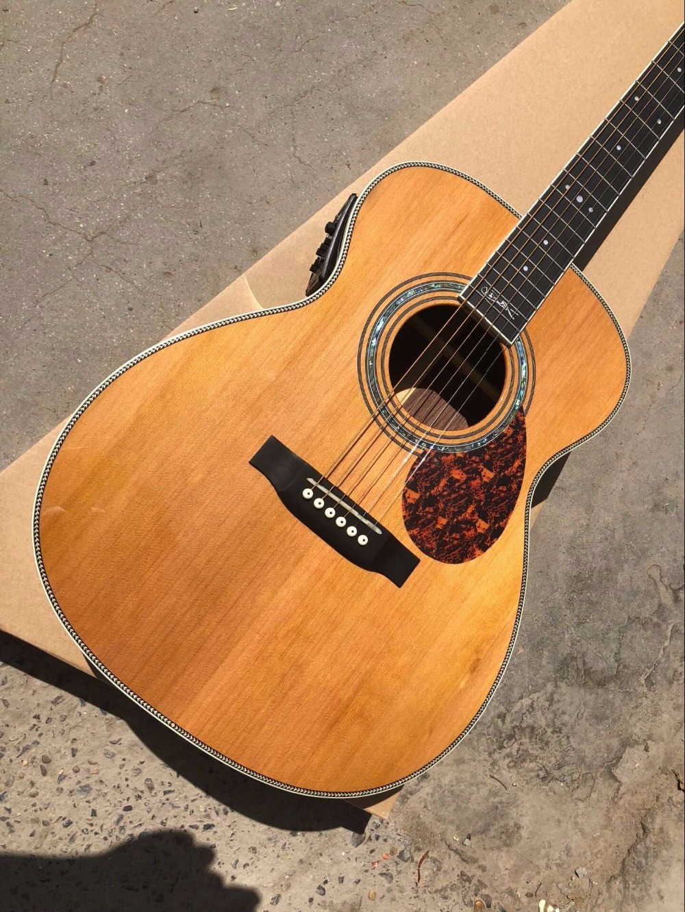 Ebony Fretboard OM body Signature Acoustic Electric Guitar (OM-G)