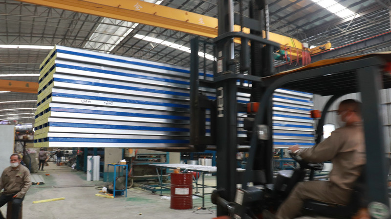 Prefab House Sound Insulation Fireproof Glass Wool Sandwich Panel