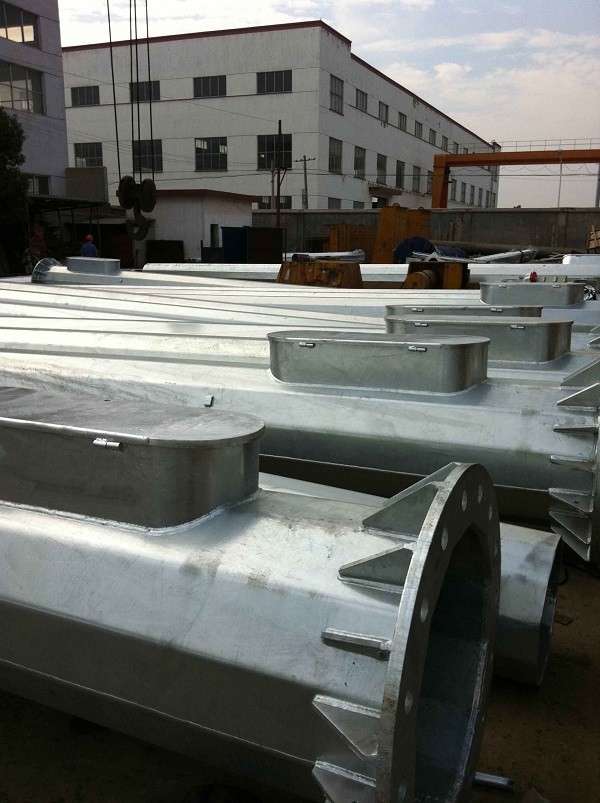 Hot Dip Galvanized 20M 25M 30M High Mast Light Pole
