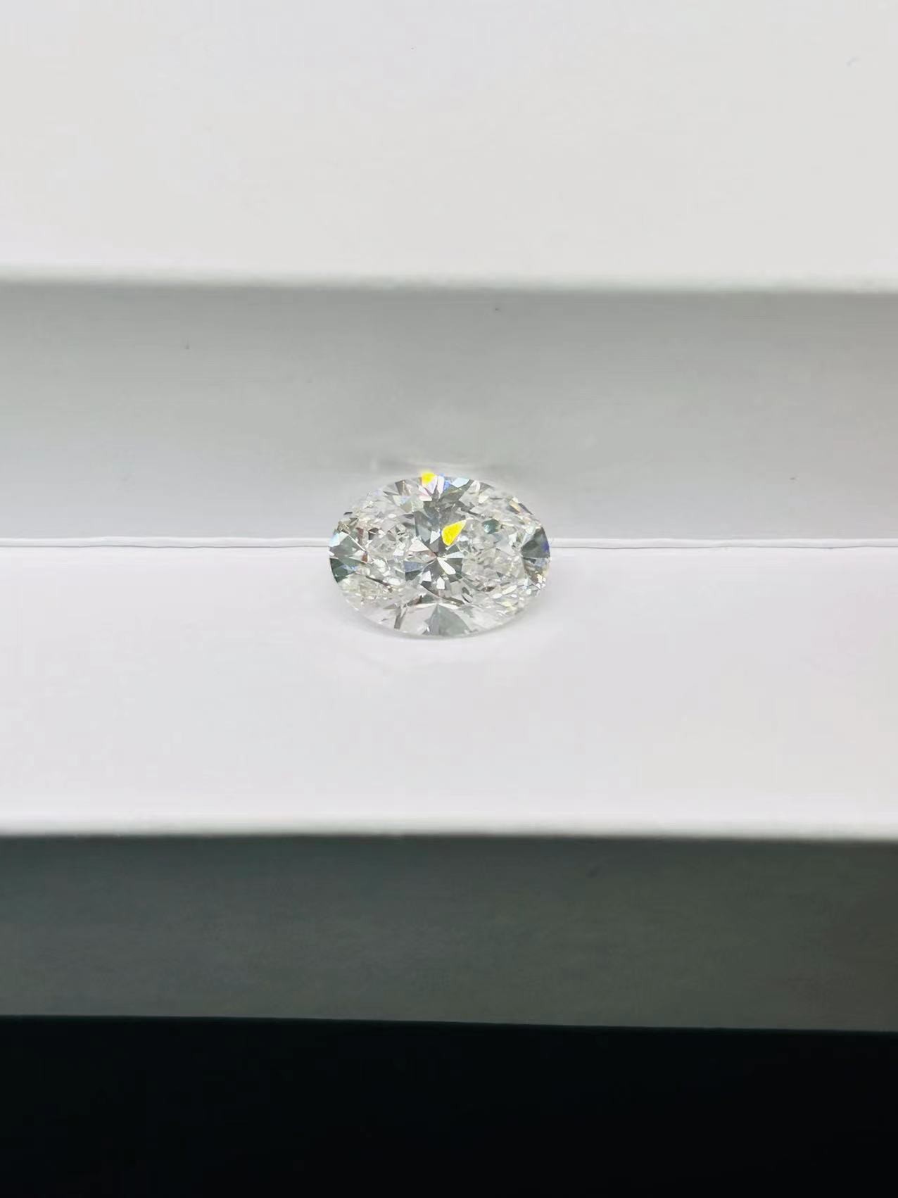 IGI Certified Oval CVD Lab Grown Diamond 2.5ct-3ct Color Grade DEFG