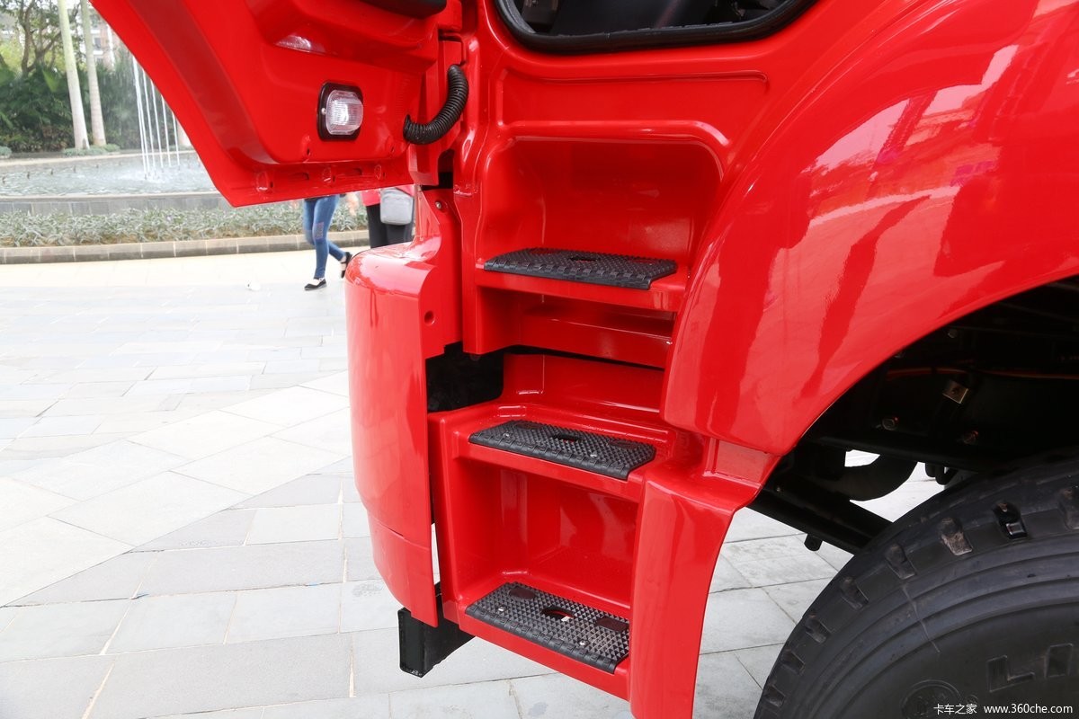 Chinese Port Transportation Tractor Truck SAIC Hongyan Jieka C500