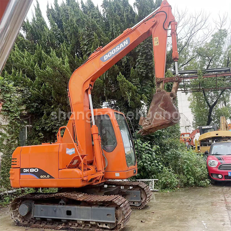 Used Doosan DH80 8 Ton Excavator with Original Hydraulic Valve in Good Condition