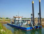 Customizable Small Lake Dredging Equipment 80 Cbm/H 205KW Suction Dredger Ship