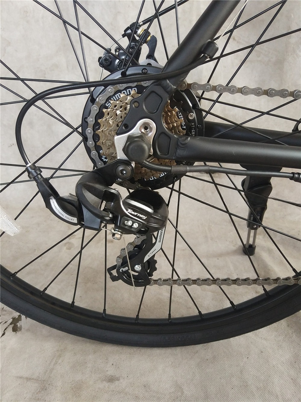 Affordable Urban Electric Bike Bicycle with 26" Wheel Size and Fast Charging Time