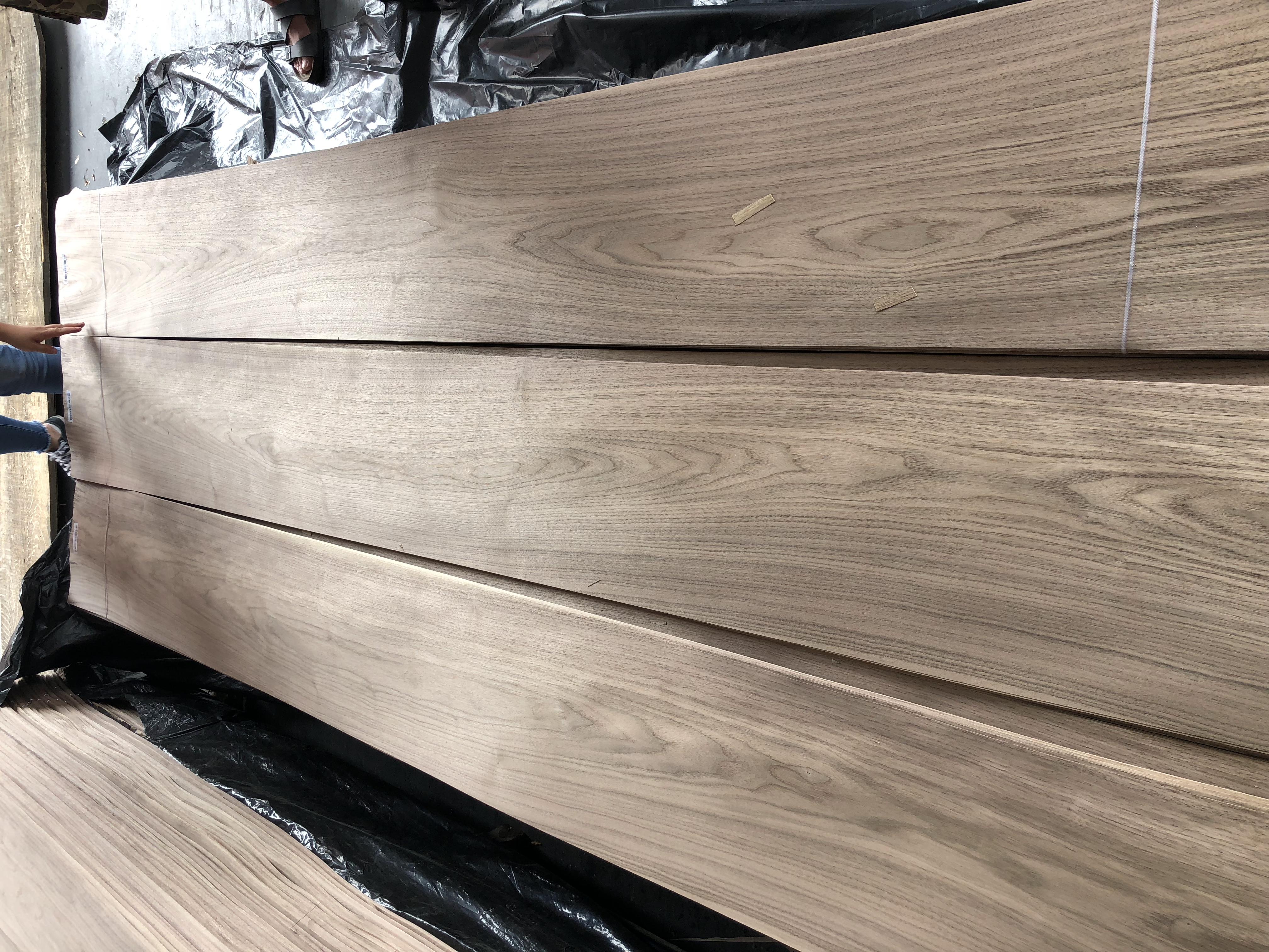 Factory Supply Natural Wood Veneer 0.2mm 0.3mm 0.5mm 1mm 2mm 3mm Natural Plain Cut Burma Teak Veneer