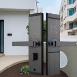 Digital Hotel Door Lock Black RFID Card Reader Door Lock 8072