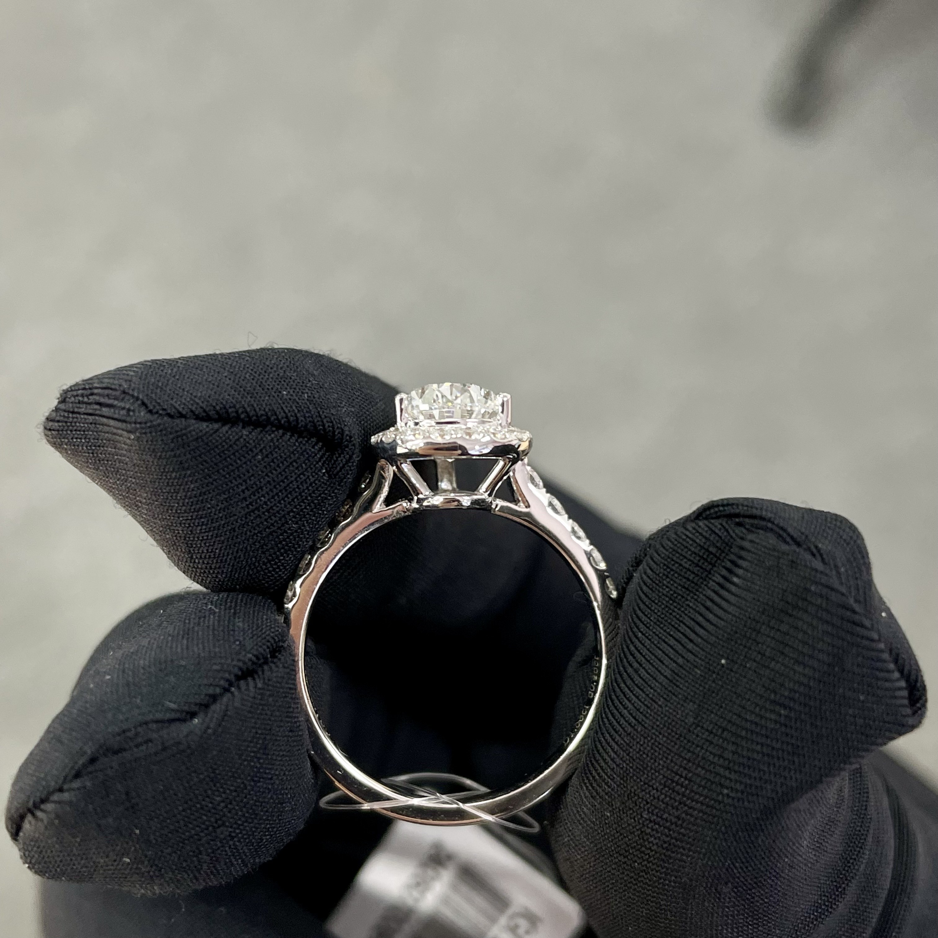 18k Cultured White Diamond Women's Ring 1.53ct E VS1 Pear Shape Full Diamond Bezel Set Style