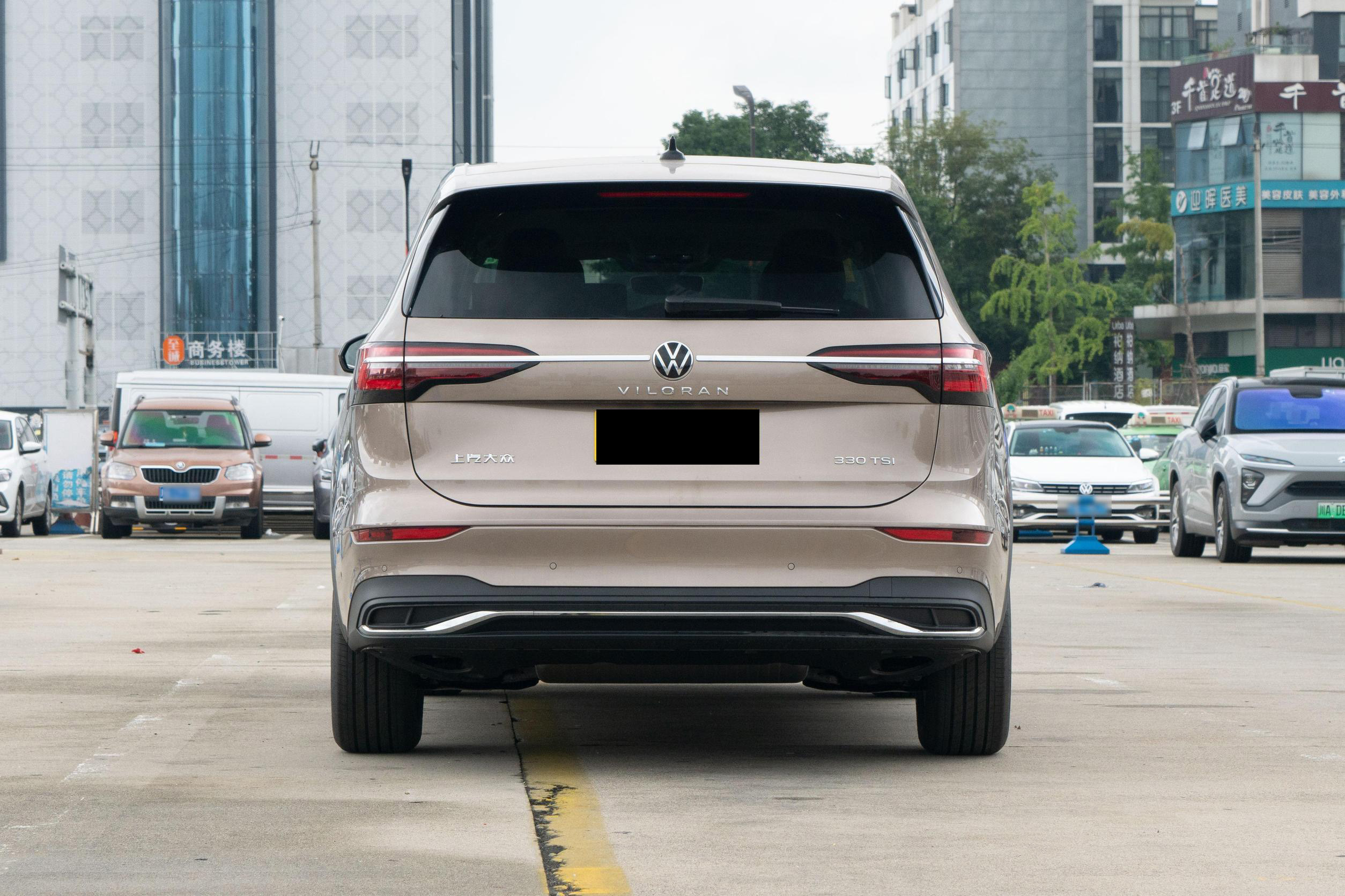 2024 Gasoline Car 2.0T 380T Engine 7 Seats MPV Leather R18 Tire Size Left Adults Electric Driver's Seat Adjustment