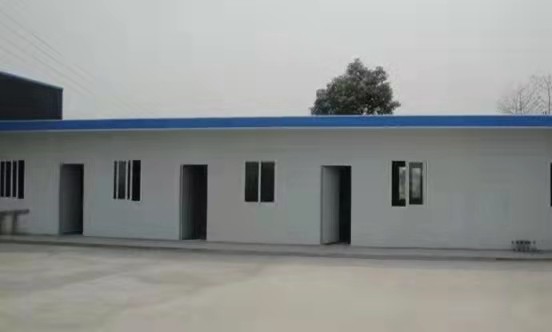 Customized Steel Structure Warehouse With Sloped Roof And Galvanized Steel Gutter