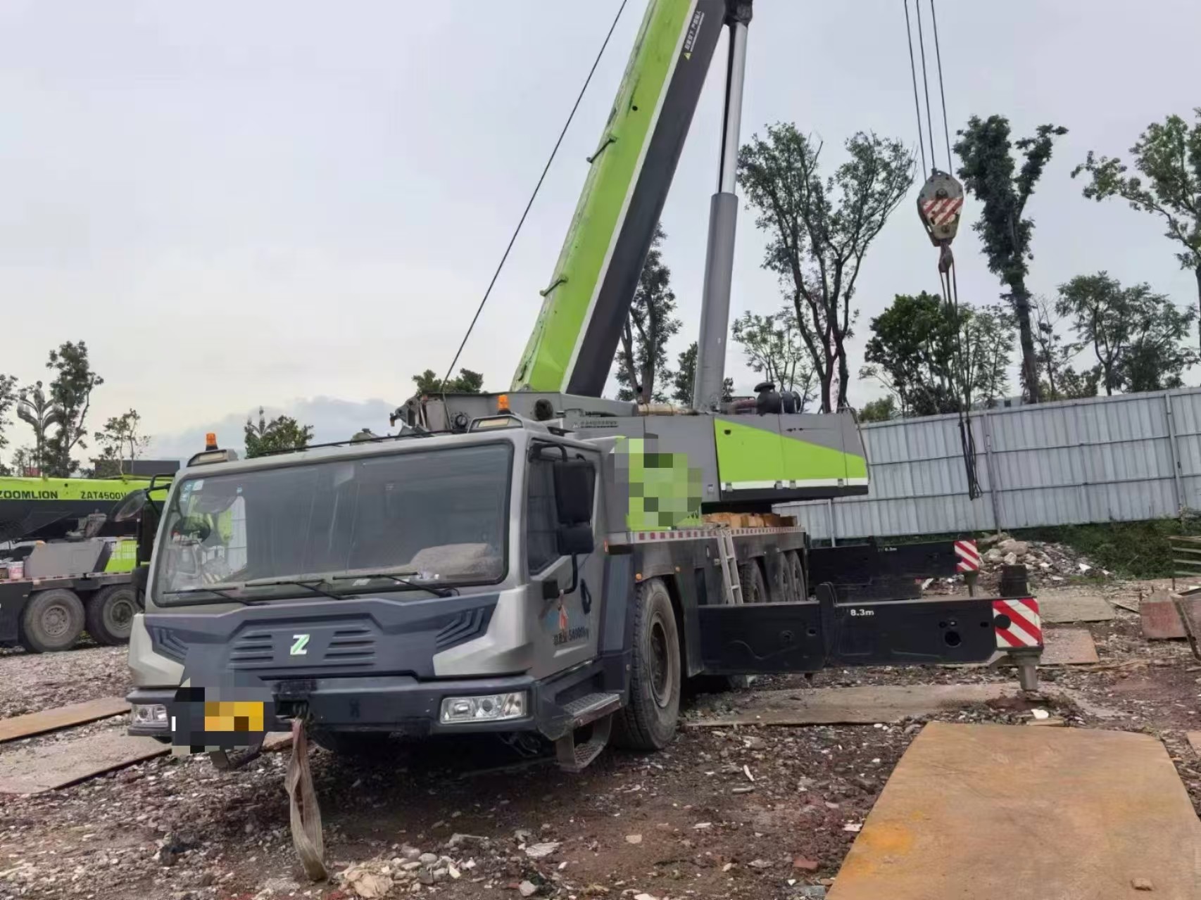 Seven-Arm Crane Jib ZAT2000V 2021 Years Zoomlion Mobile Crane 200 Tons for Heavy-Duty Construction Projects