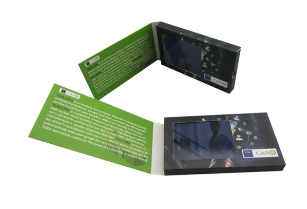 Custom 2.4 inch LCD video invitations card with 128MB memory