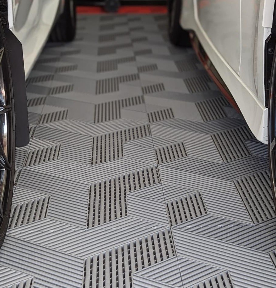 Easy Install Impact Resistant Interlocking Black Polypropylene Garage Floor Tile / Garage Floors